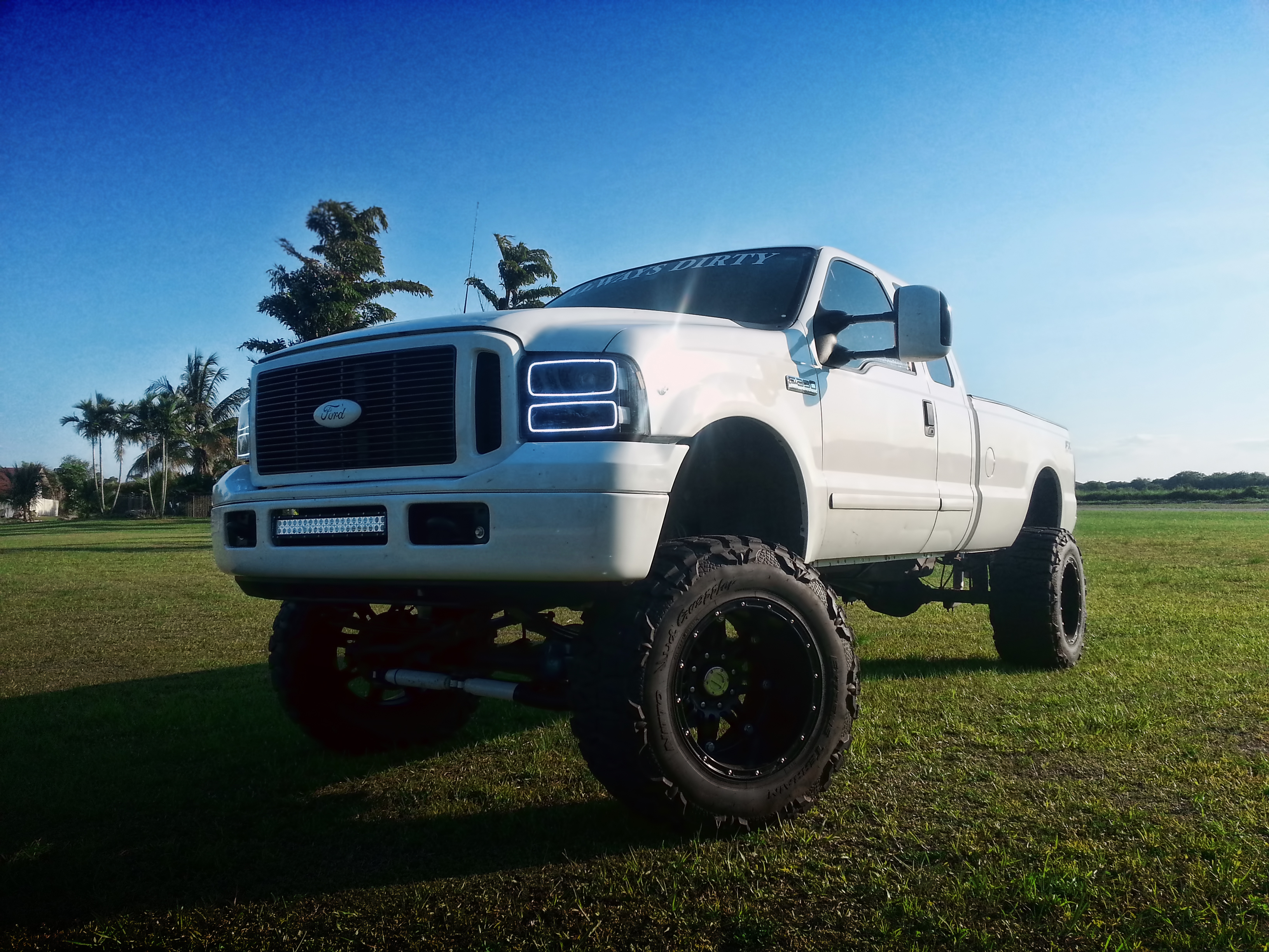 2248-334 - Ford F250 2005-2007 ORACLE ColorSHIFT Halo Kit